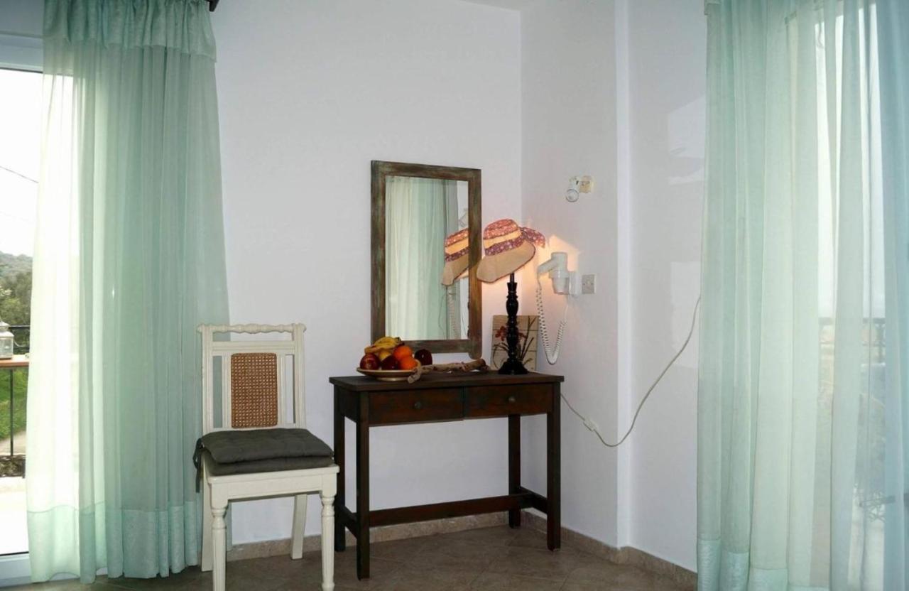Pygolampida Studios Mytilene Exterior photo